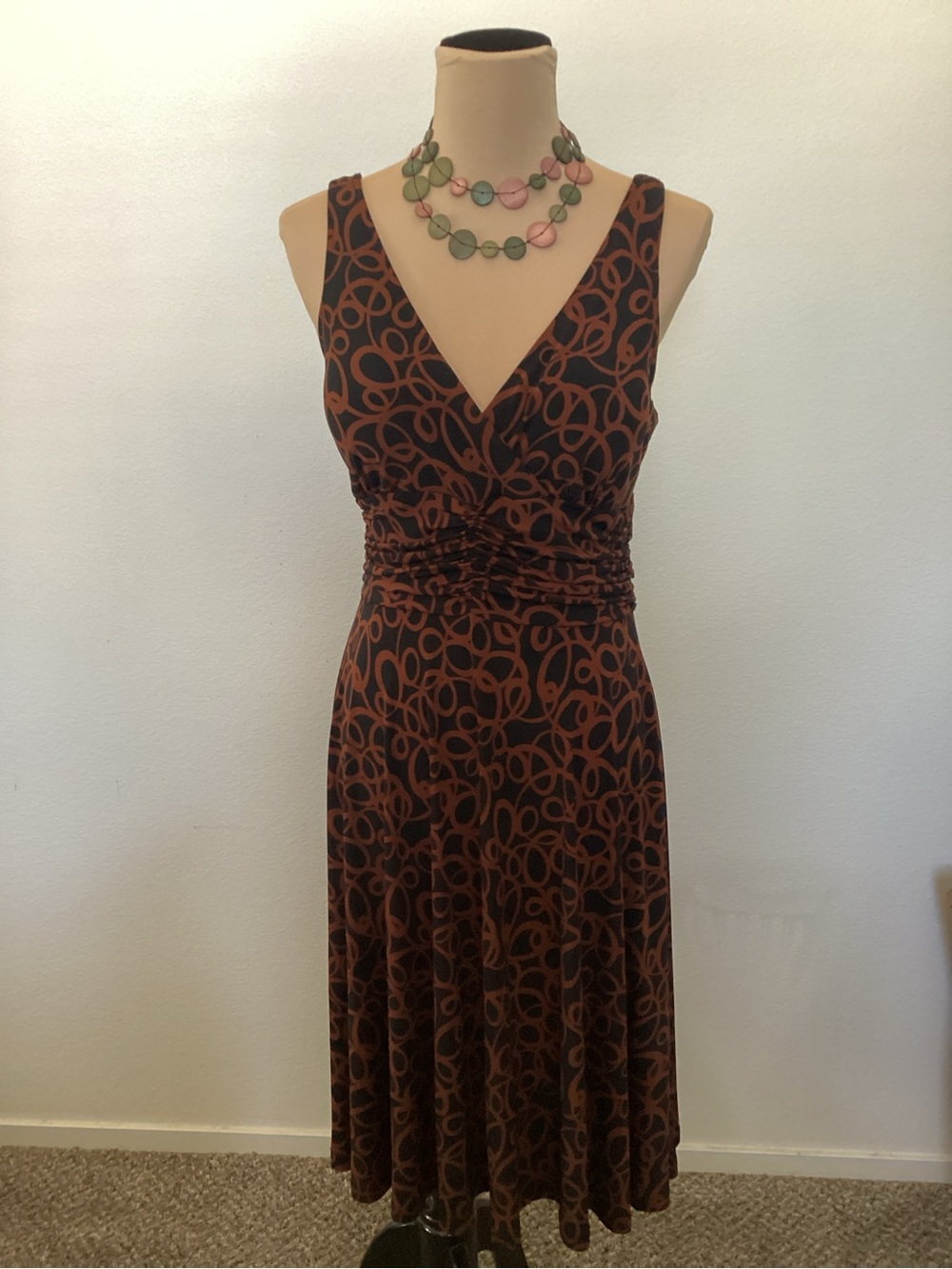 madison leigh Black & Brown V-Neck Sleeveless Midi Dress